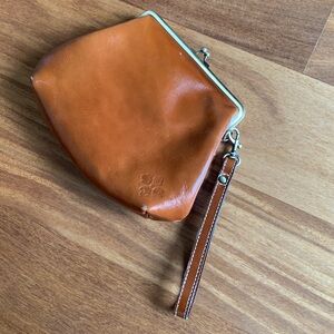 PATRICIA NASH SAVENA TAN LEATHER WRIST-LET HANDLE PURSE Clutch STYLE #P24101